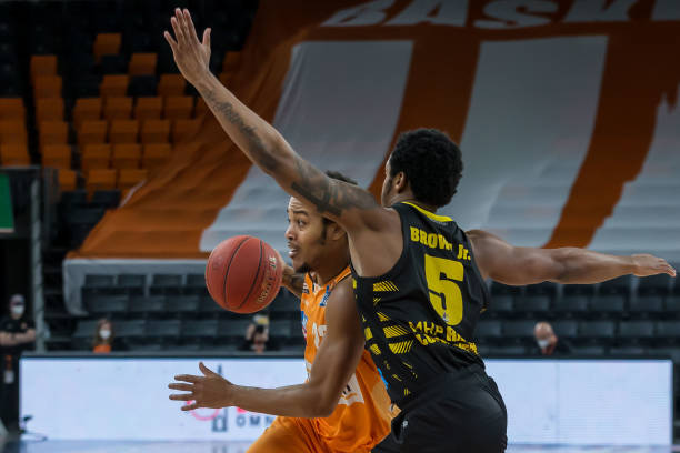 米兰所面临 米兰所面临