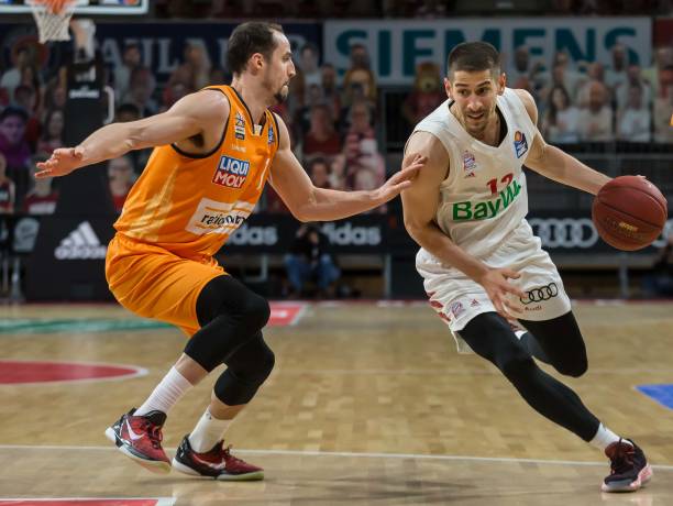 篮网签约两人，利德尔获双向合同夏普续约